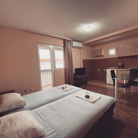 Apartments And Rooms Grande Casa Bar Bagian luar foto