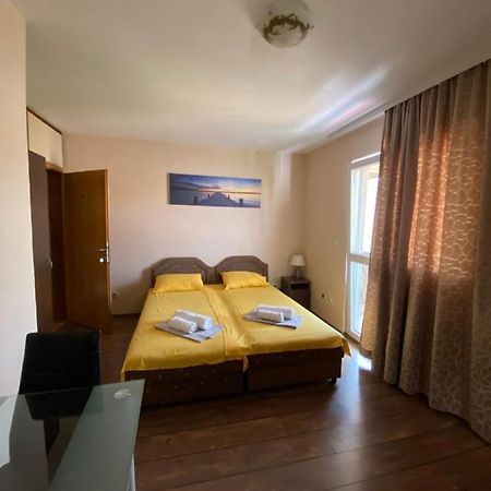 Apartments And Rooms Grande Casa Bar Bagian luar foto