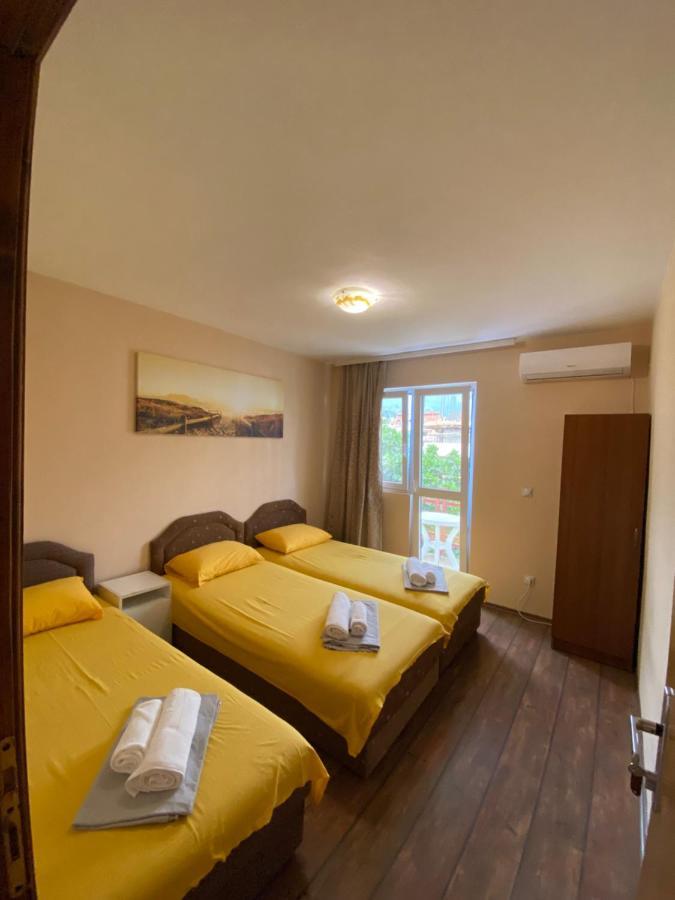 Apartments And Rooms Grande Casa Bar Bagian luar foto