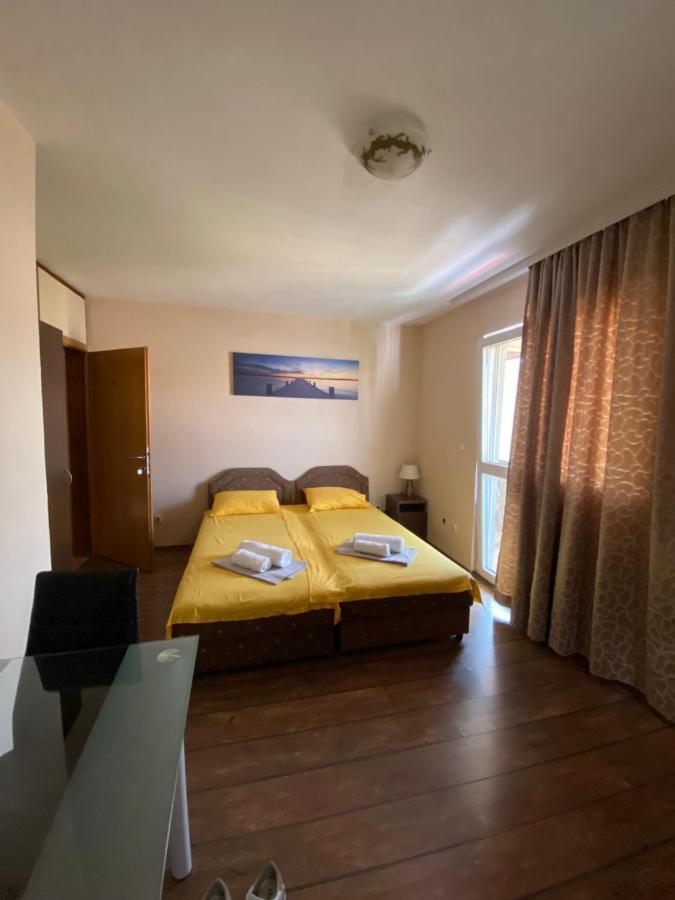 Apartments And Rooms Grande Casa Bar Bagian luar foto