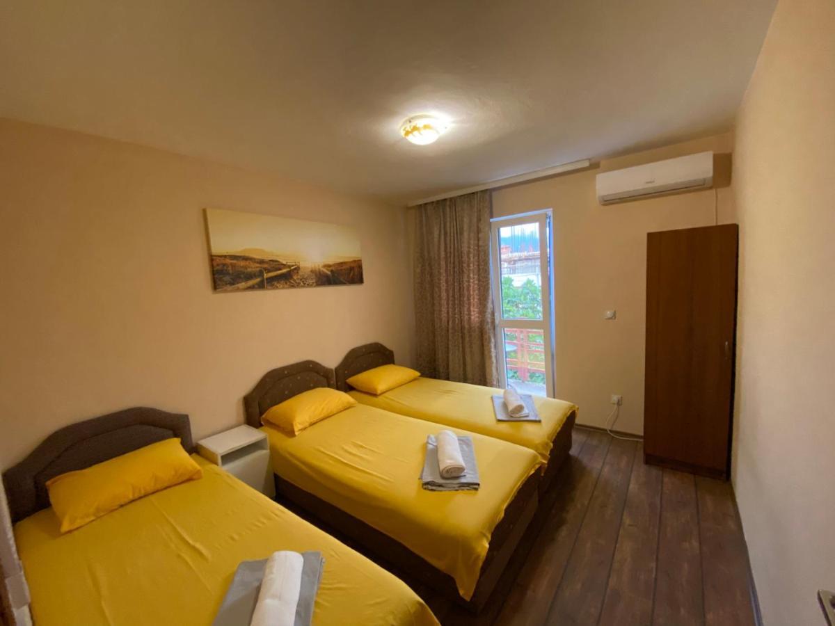 Apartments And Rooms Grande Casa Bar Bagian luar foto